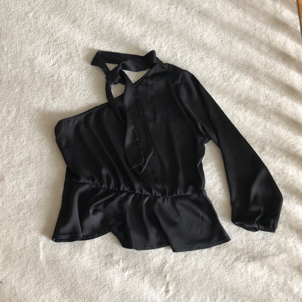 Boohoo asymmetrical one shoulder black satin blouse